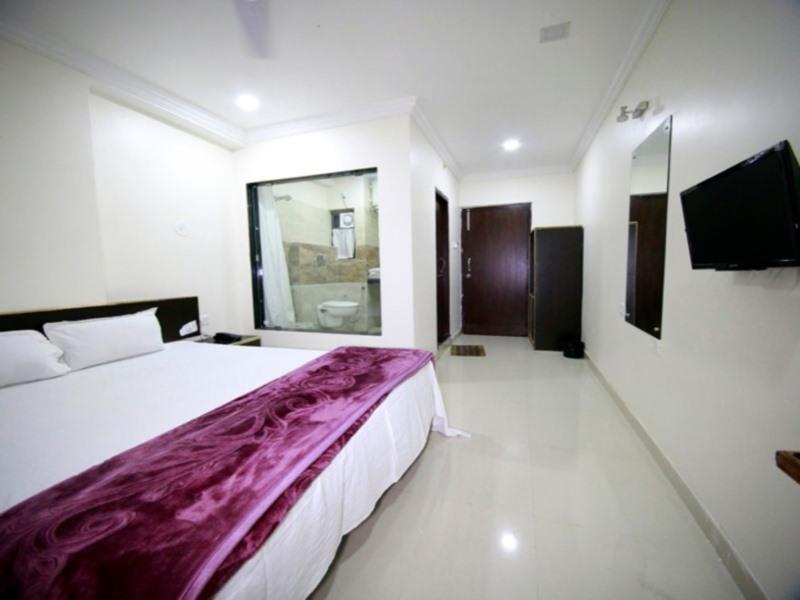 OYO 2229 Hotel Golden Wings Udaipur Buitenkant foto